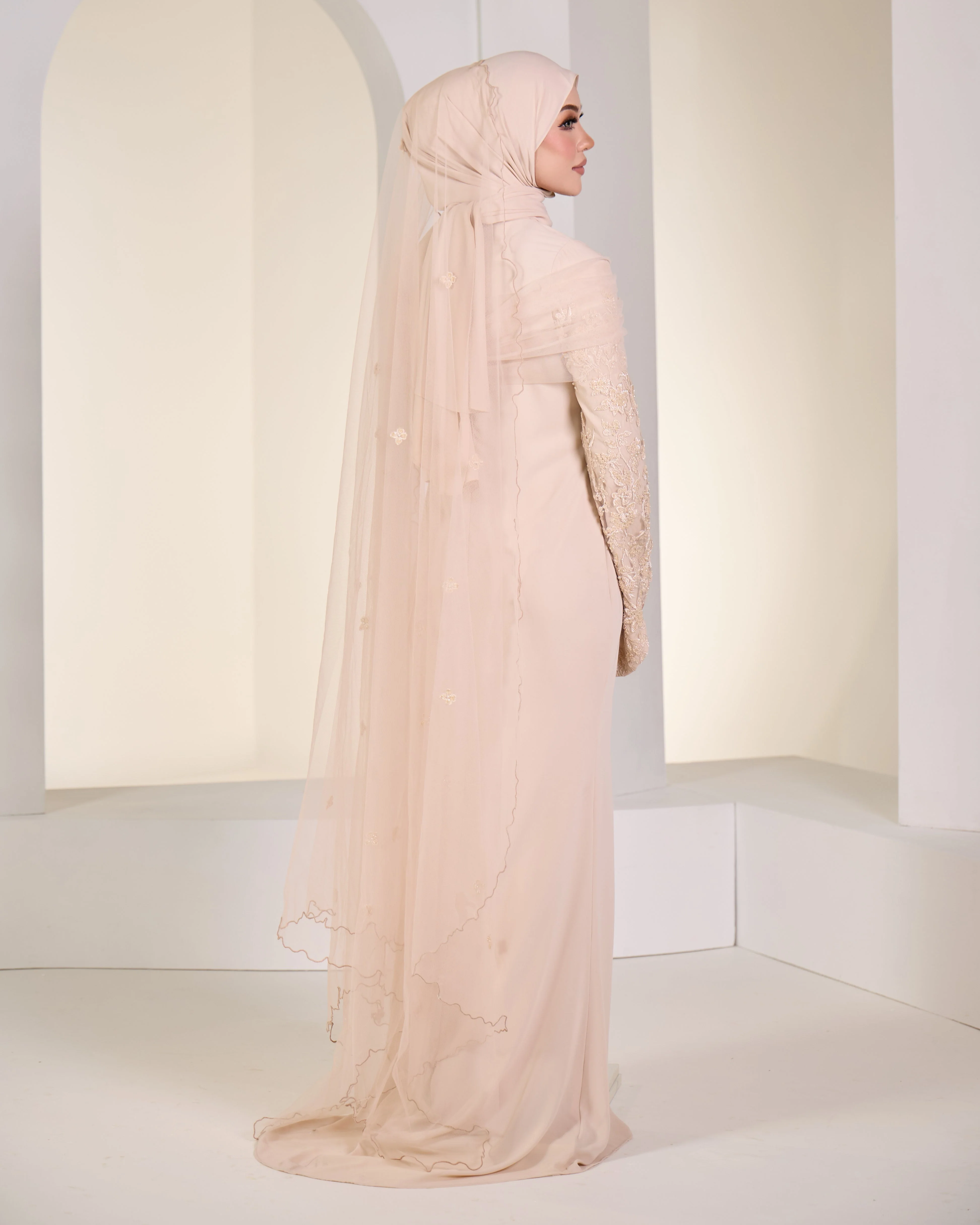 DARLENE DRESS (CHAMPAGNE) - Image 3
