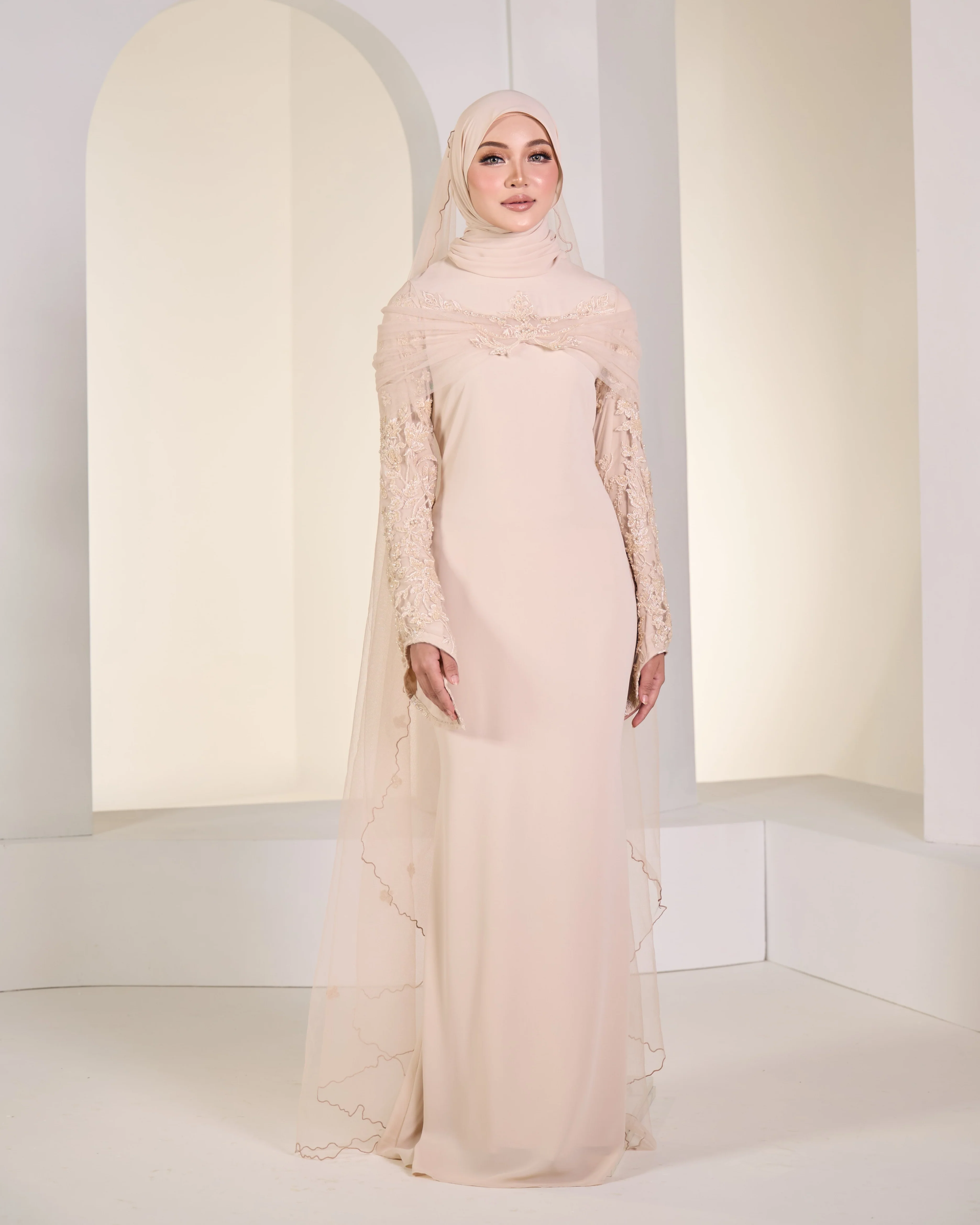 DARLENE DRESS (CHAMPAGNE) - Image 4