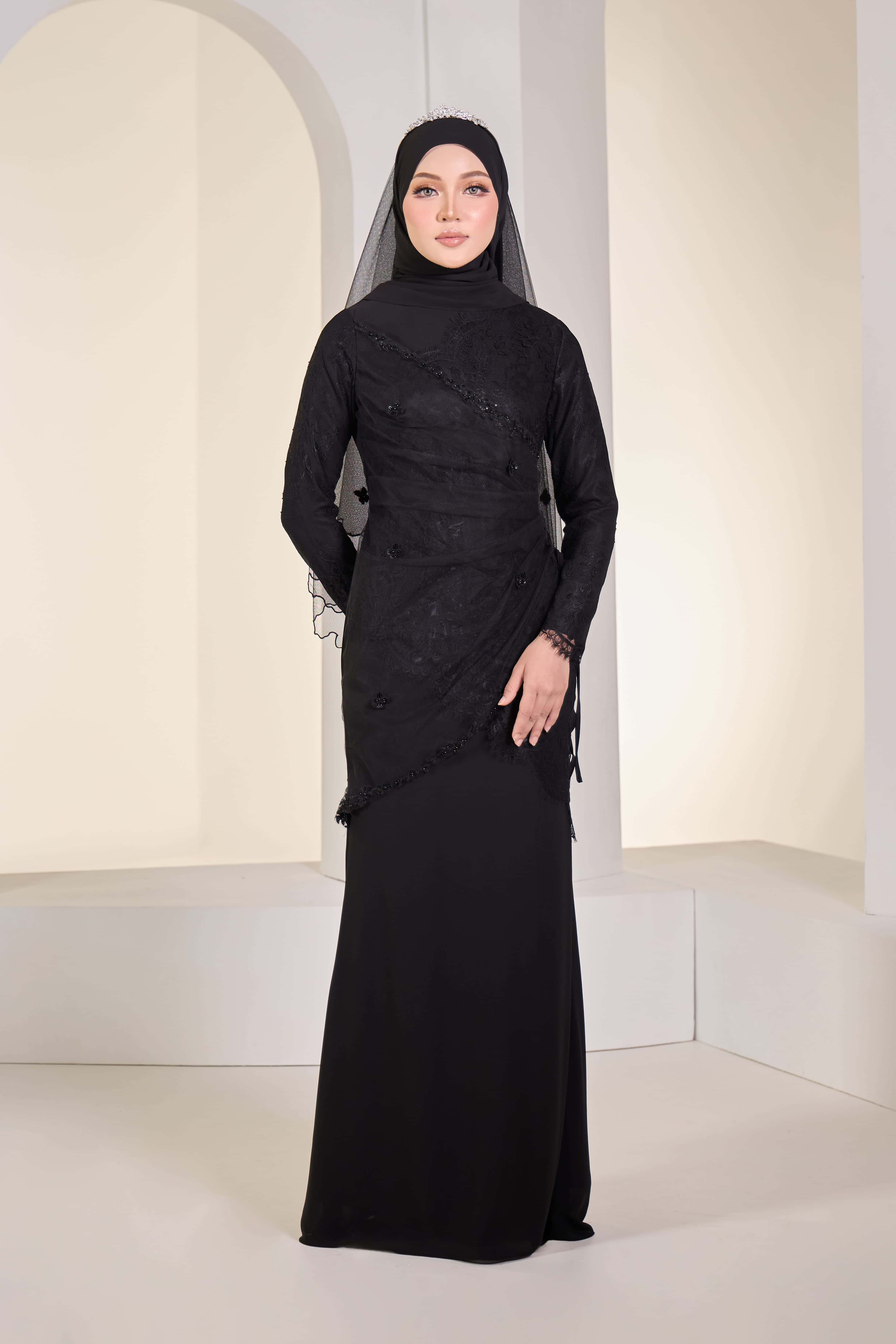EDWINA BRIDE DRESS (BLACK) - Image 3
