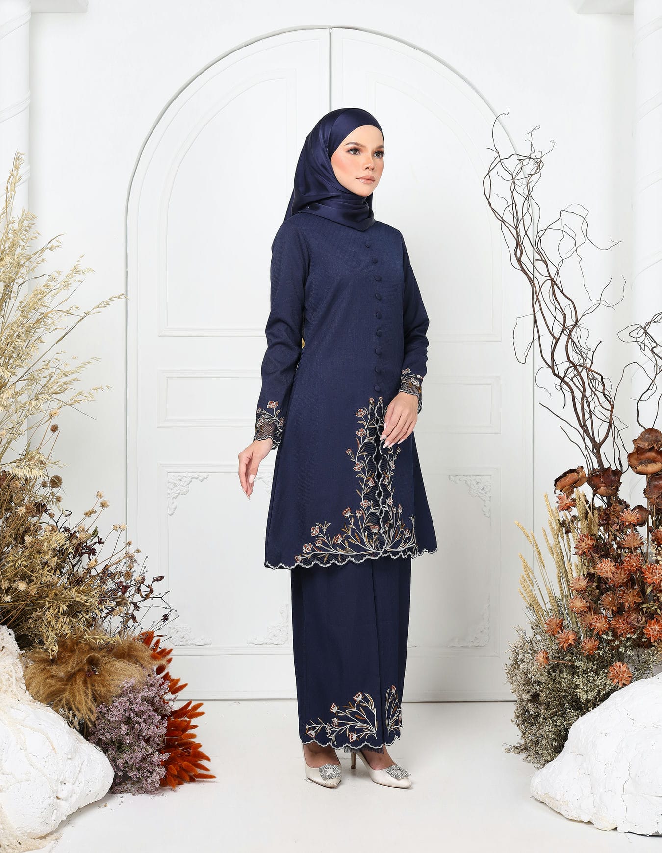 HAERA KEBAYA (NAVY BLUE) - Image 4