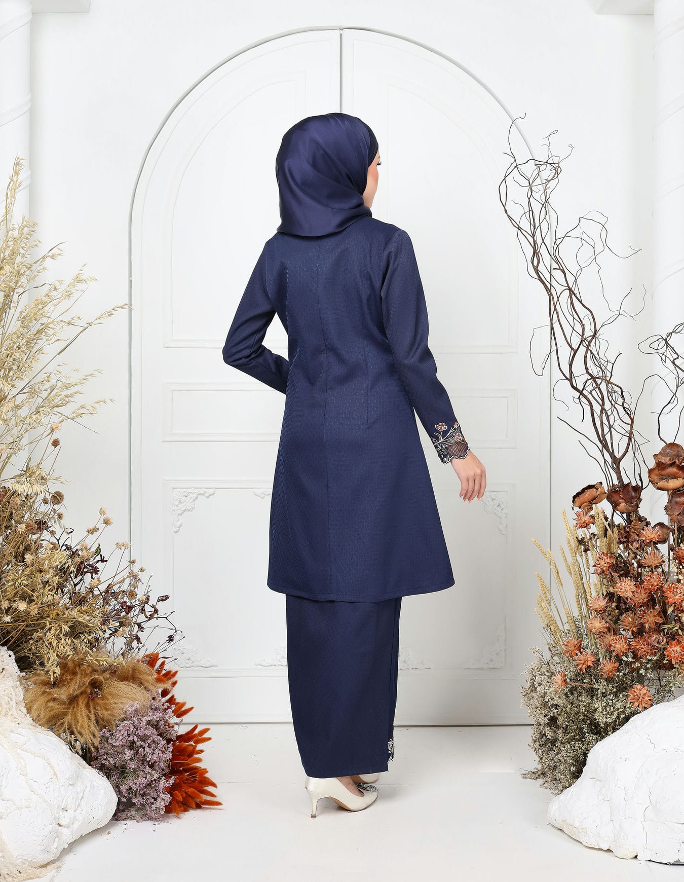 HAERA KEBAYA (NAVY BLUE) - Image 5