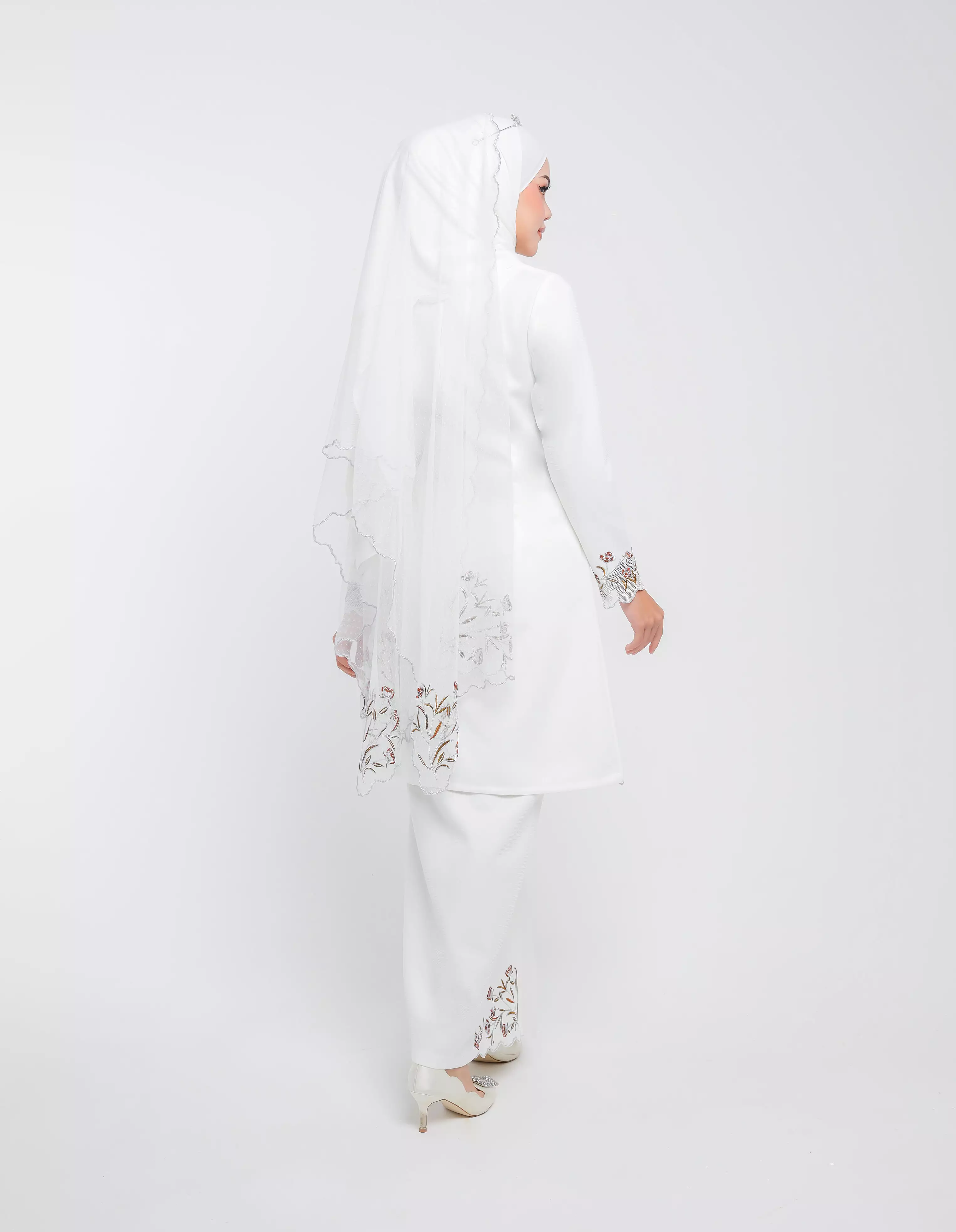 HAERA KEBAYA (OFF WHITE) - Image 5