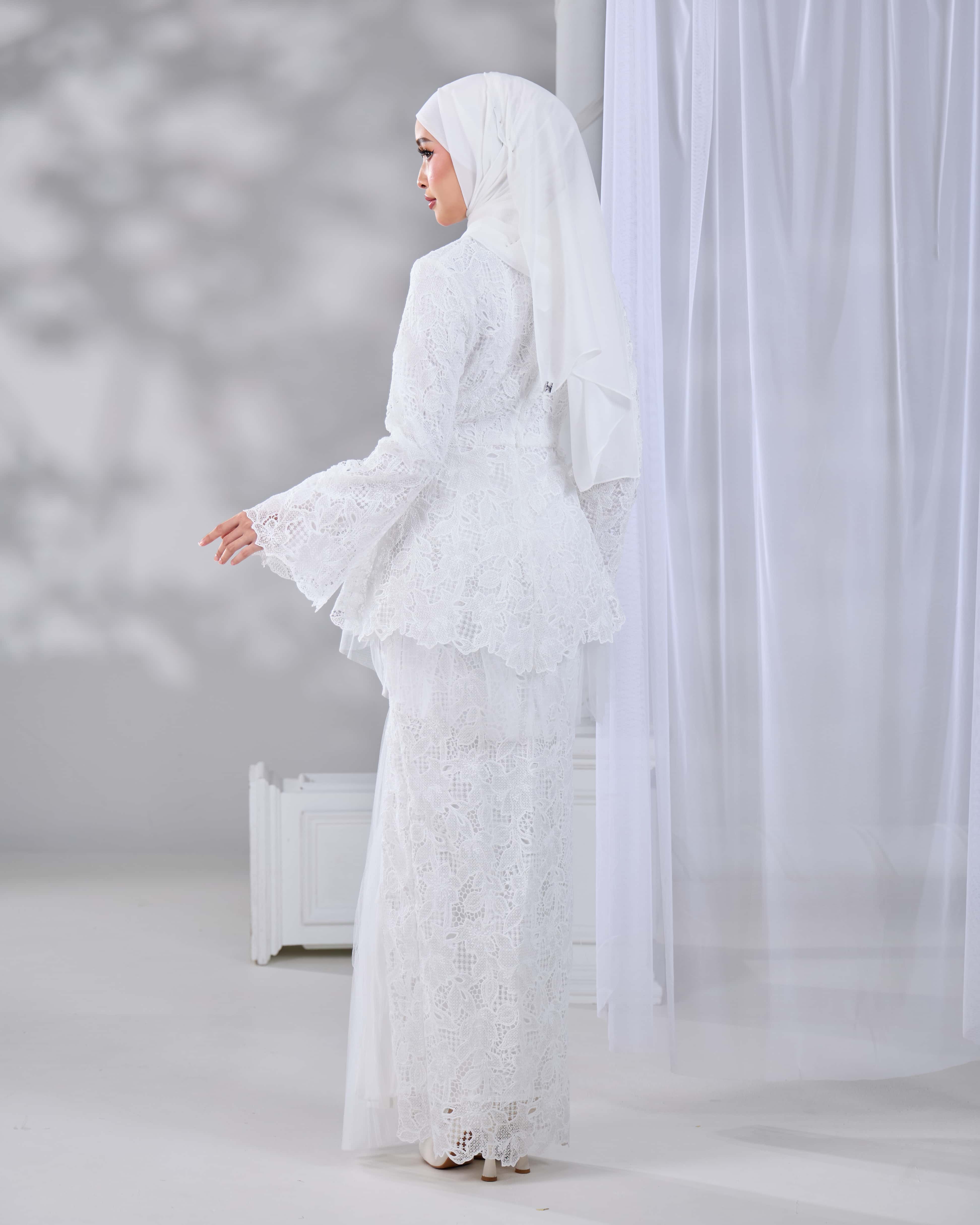 HANANIA KEBAYA (OFF WHITE) - Image 5