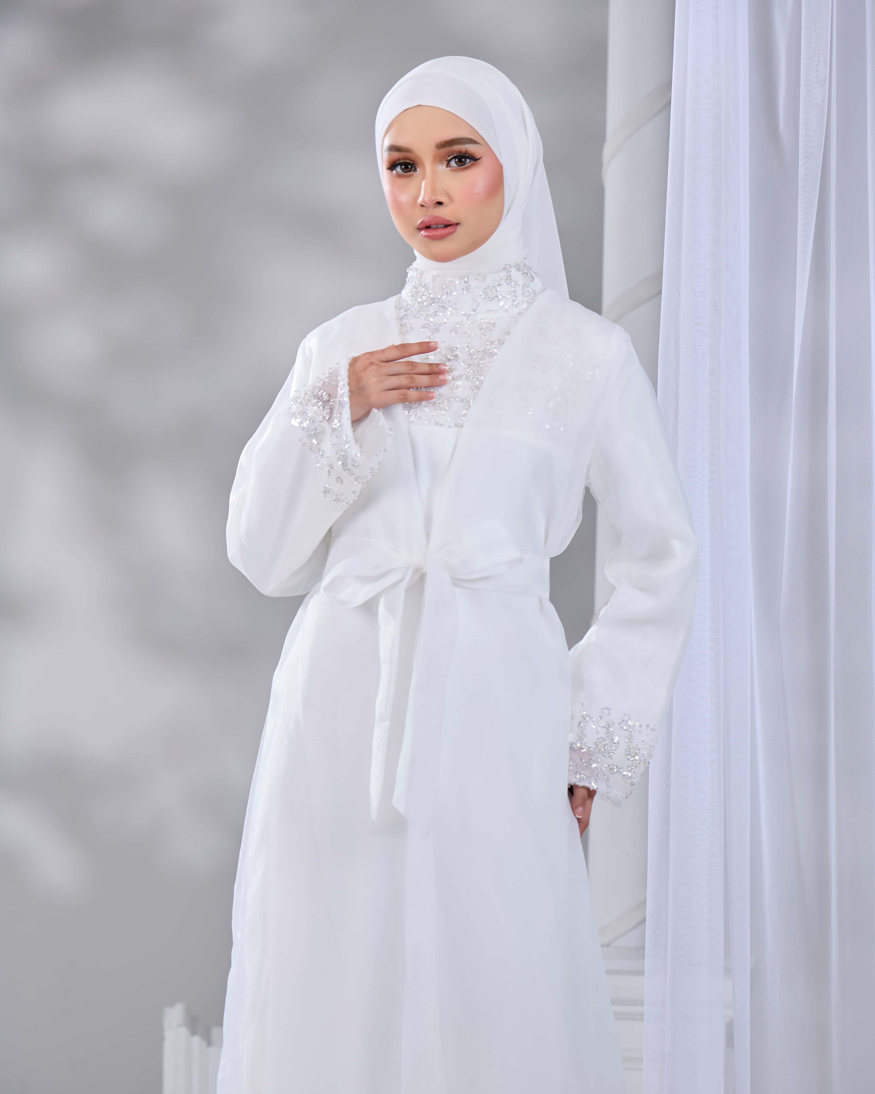 MALIKA ABAYA PETITE (OFF WHITE) - Image 14