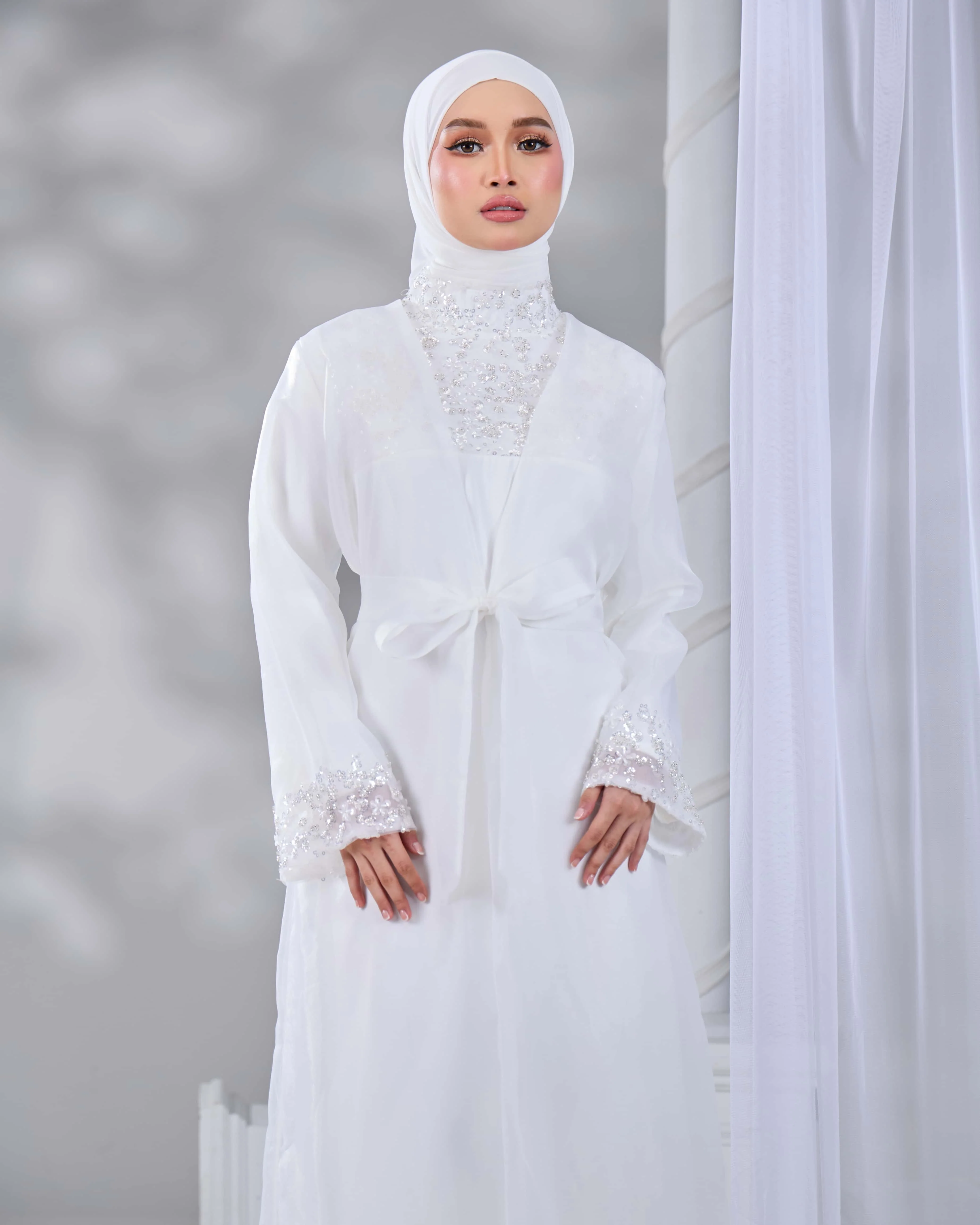 MALIKA ABAYA PETITE (OFF WHITE) - Image 5