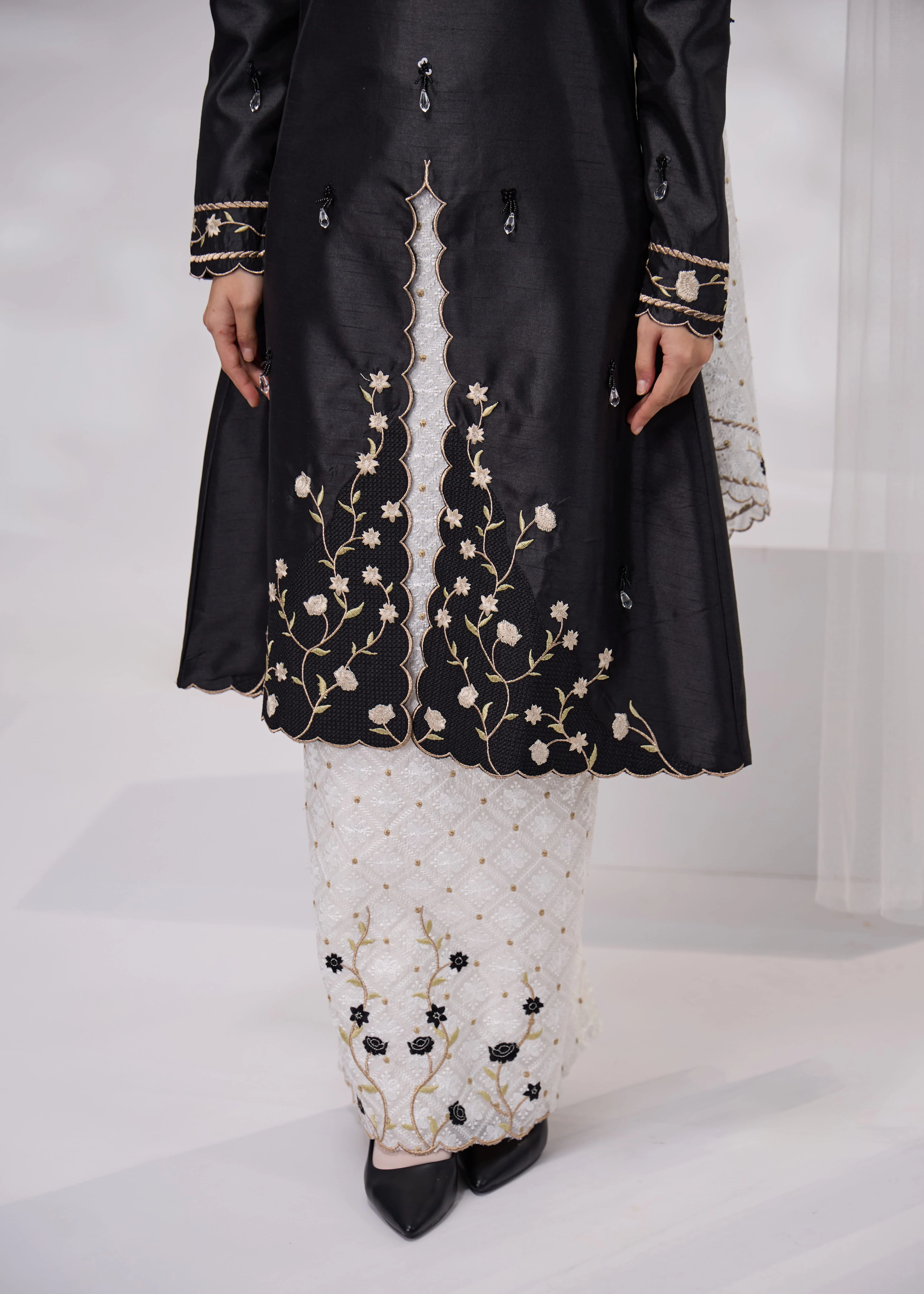 MINOR DEFECT ALANNA KURUNG (BLACK) - Image 4