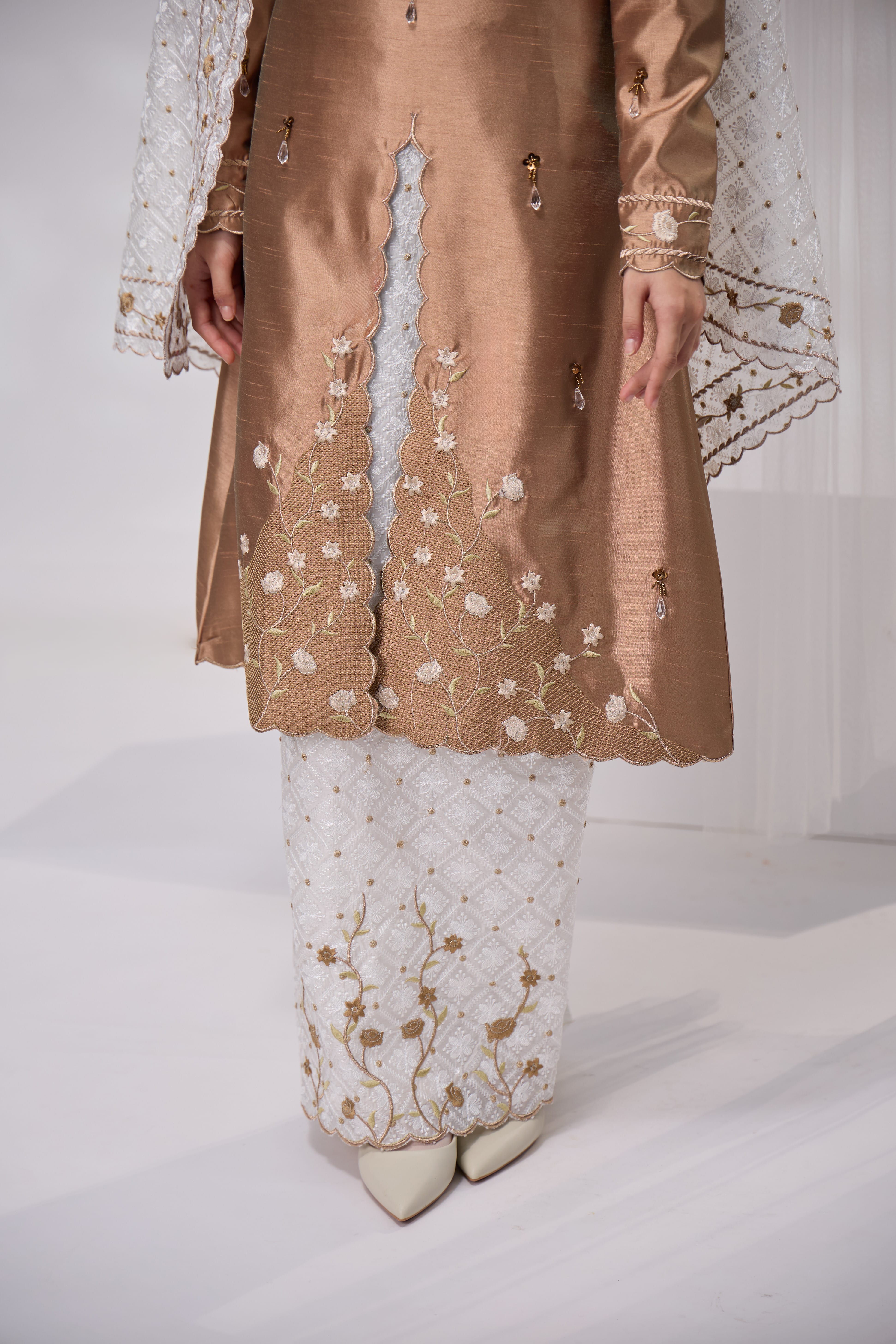 MINOR DEFECT ALANNA KURUNG (KHAKI) - Image 5