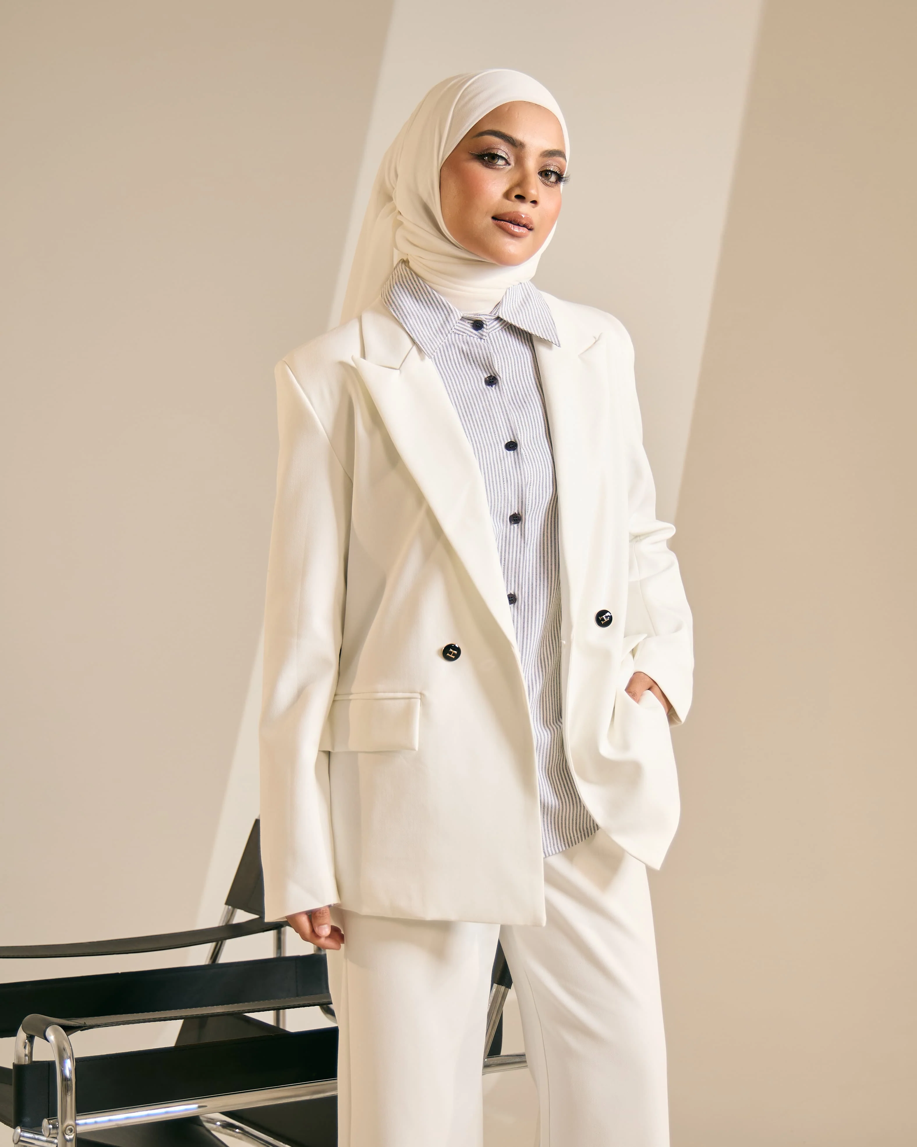 NYRA BLAZER (OFF WHITE) - Image 4