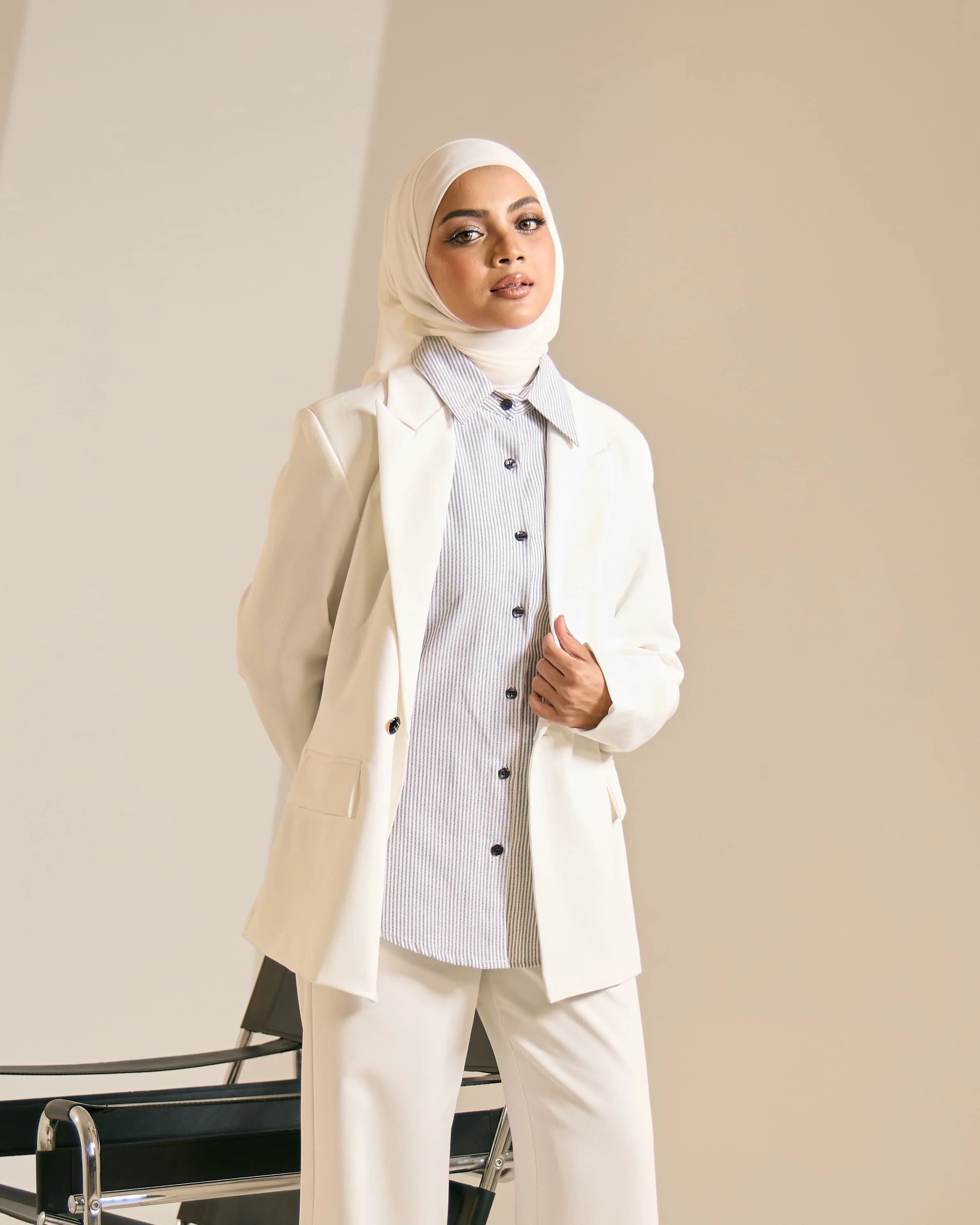 NYRA BLAZER (OFF WHITE) - Image 7