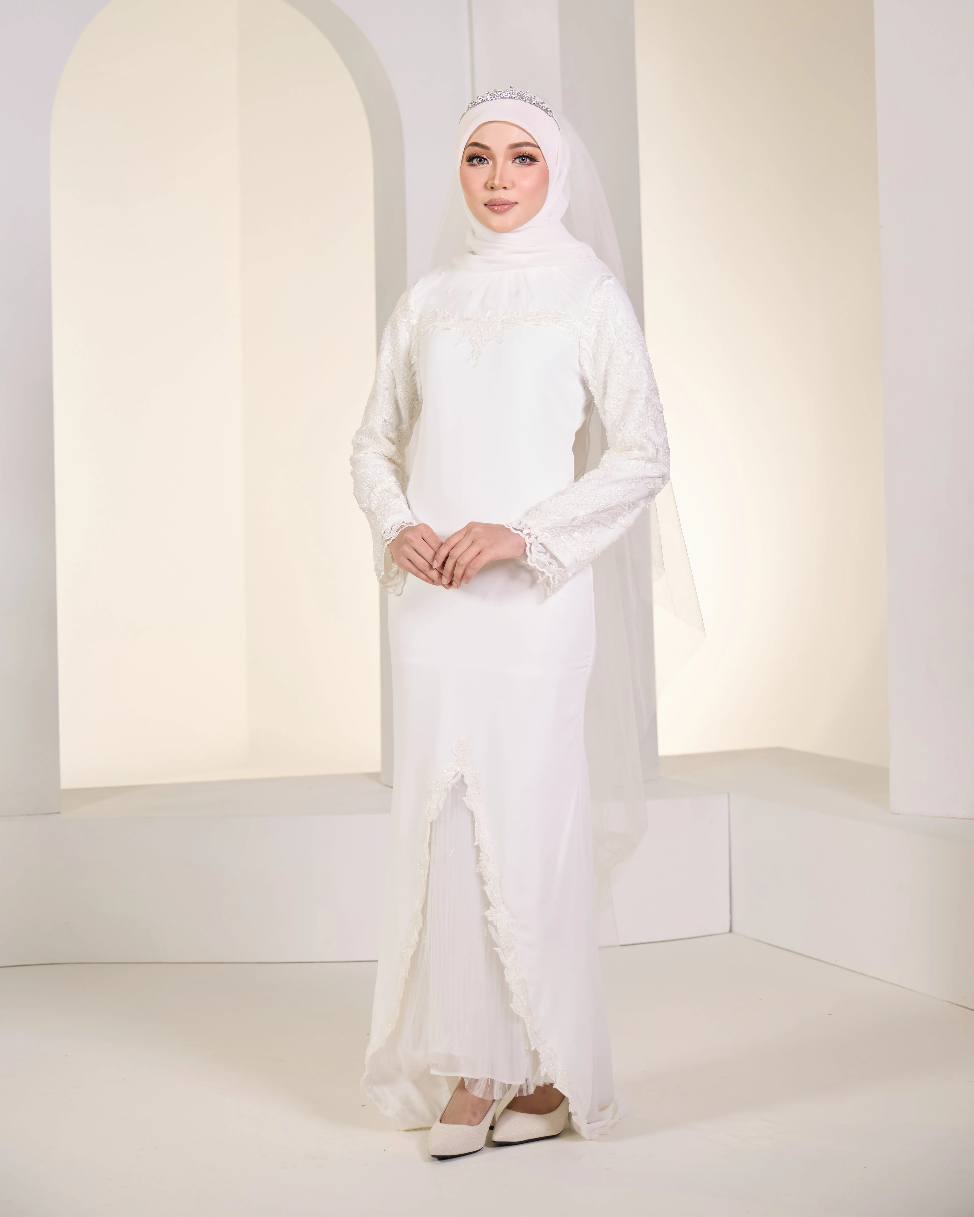 SKYLAR BRIDE DRESS (OFF WHITE) - Image 4