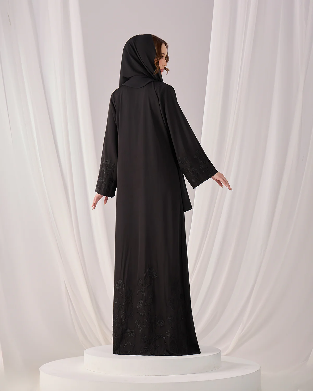 QAFIYA ABAYA (BLACK) - Image 4