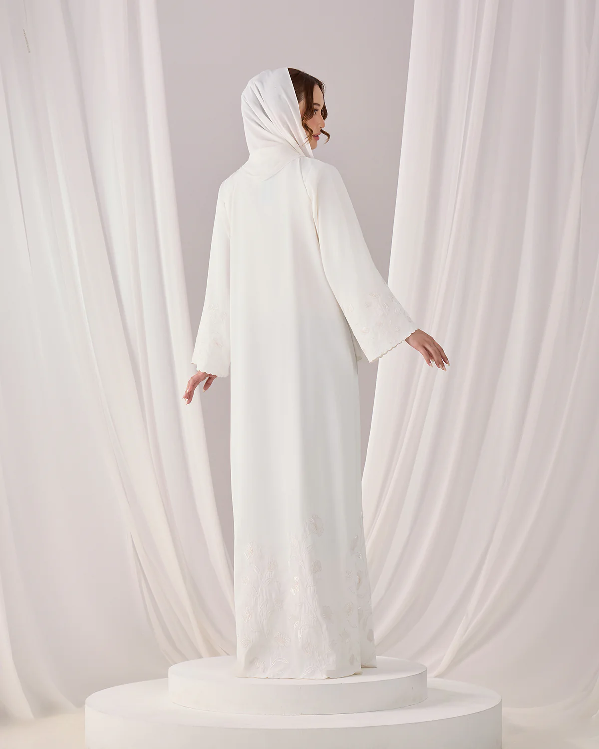 QAFIYA ABAYA (OFF WHITE) - Image 4
