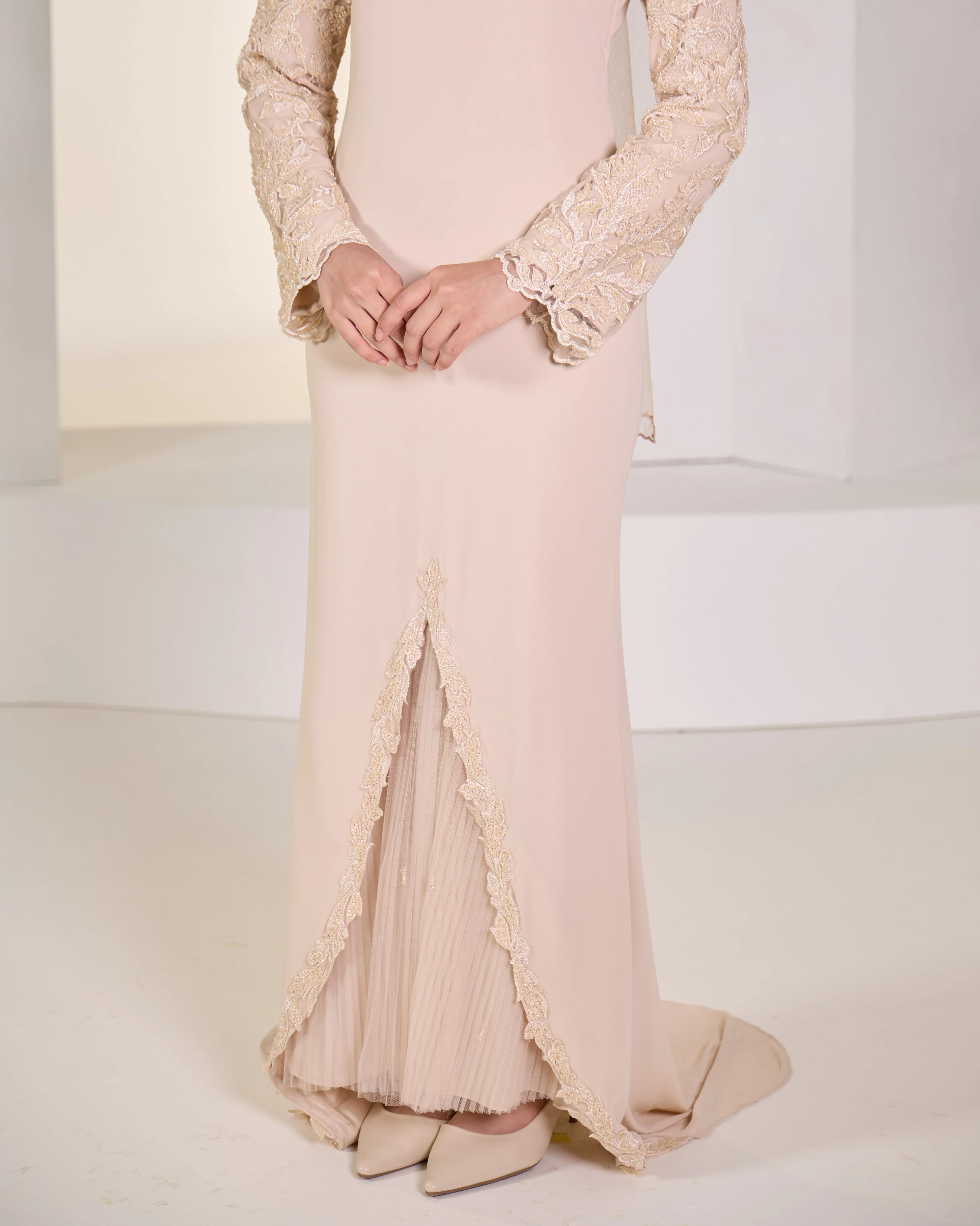 SKYLAR BRIDE DRESS (CHAMPAGNE) - Image 4