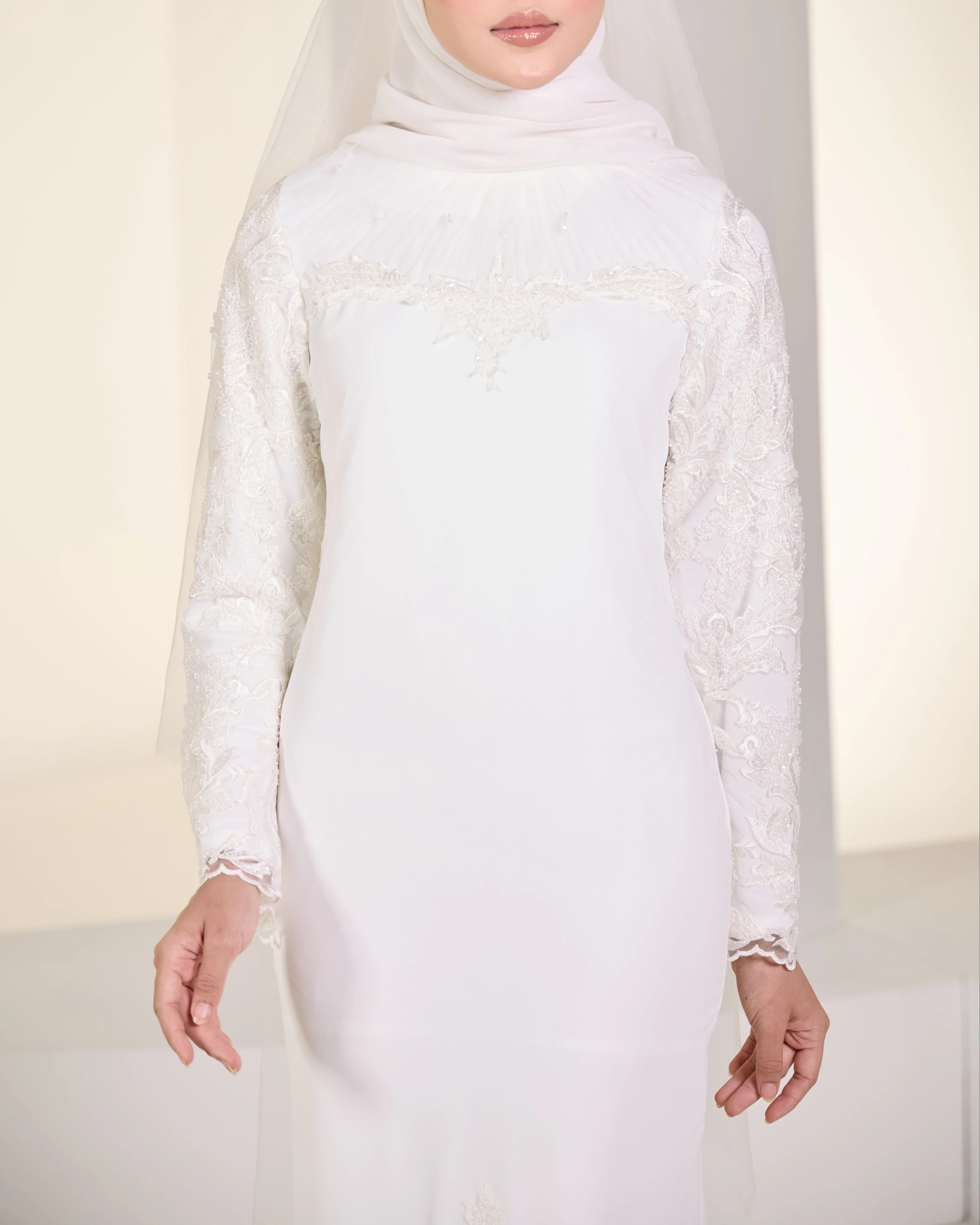 SKYLAR BRIDE DRESS (OFF WHITE) - Image 3
