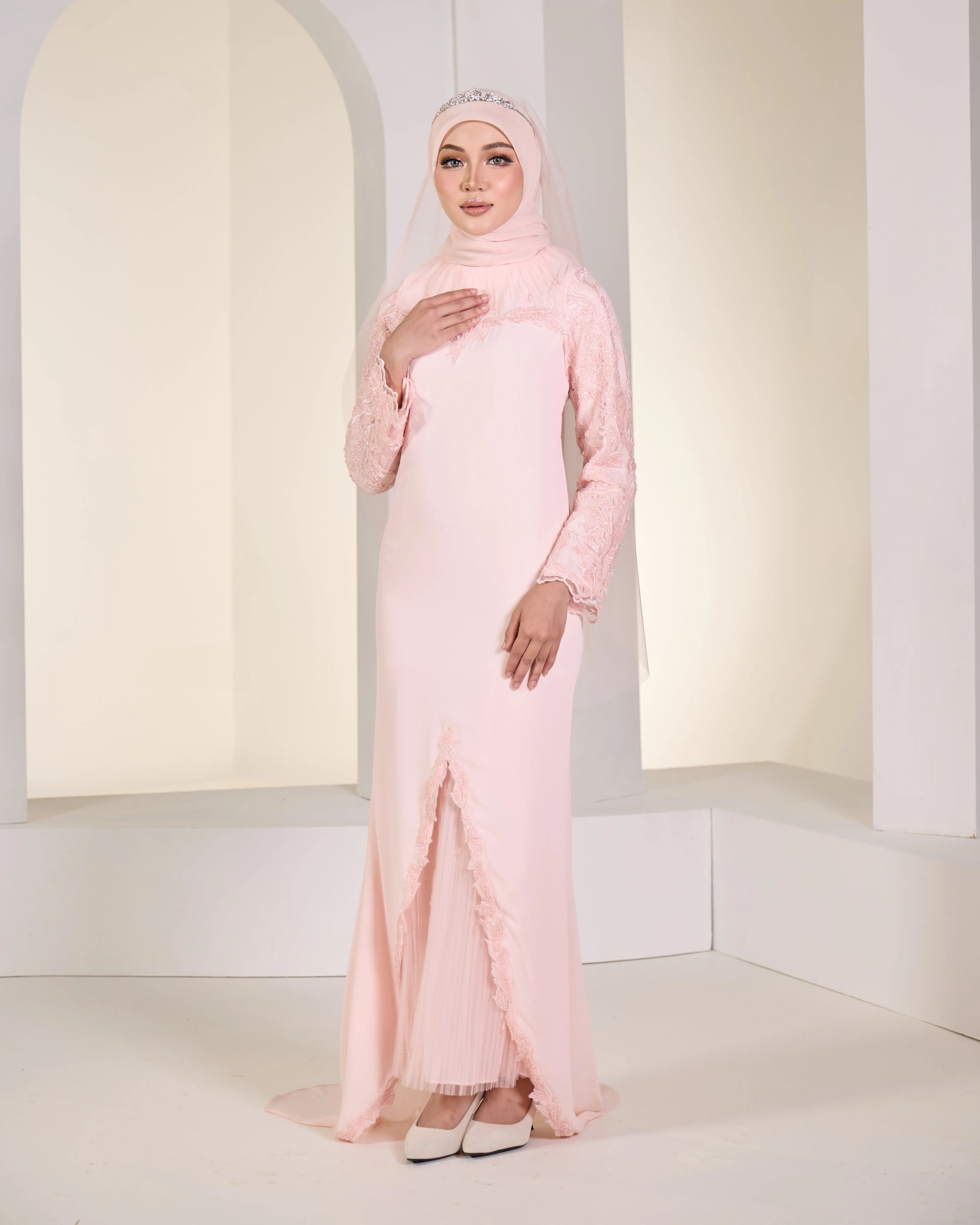 SKYLAR BRIDE DRESS (SOFT PINK) - Image 3